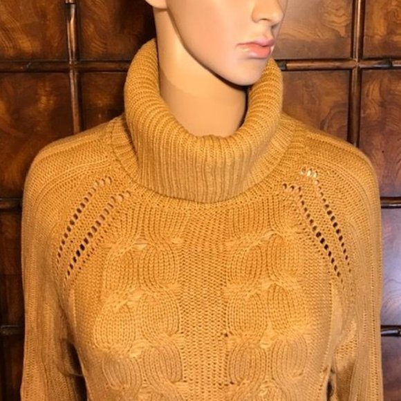 Cable Knit Hi Lo Turtleneck Sweater - Picture 6 of 12